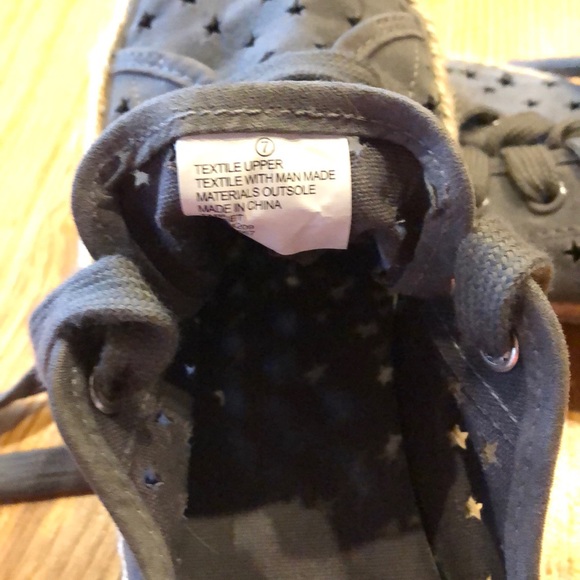 Women’s Universal Thread lace up canvas shoes - Picture 5 of 8